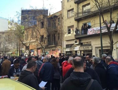 Διαμαρτυρία ταξιτζήδων: Ο Θ. Λυμπερόπουλος απειλεί ότι θα κάνει «Κούγκι» την Αθήνα (φωτό, βίντεο)